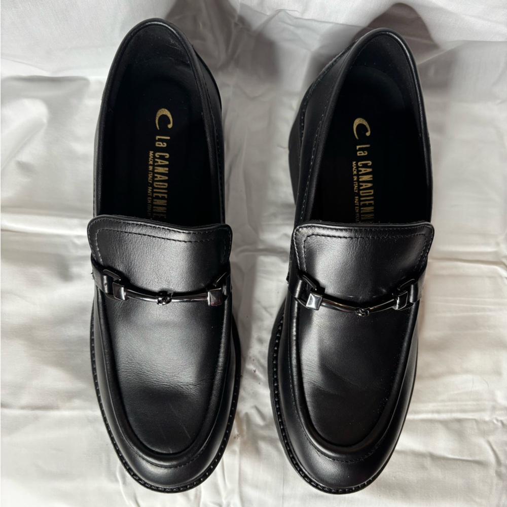 La Canadienne Avis loafers size 8. Worn once (with socks). Box included.